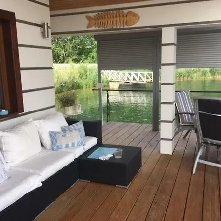 דירה Holdings Houseboat